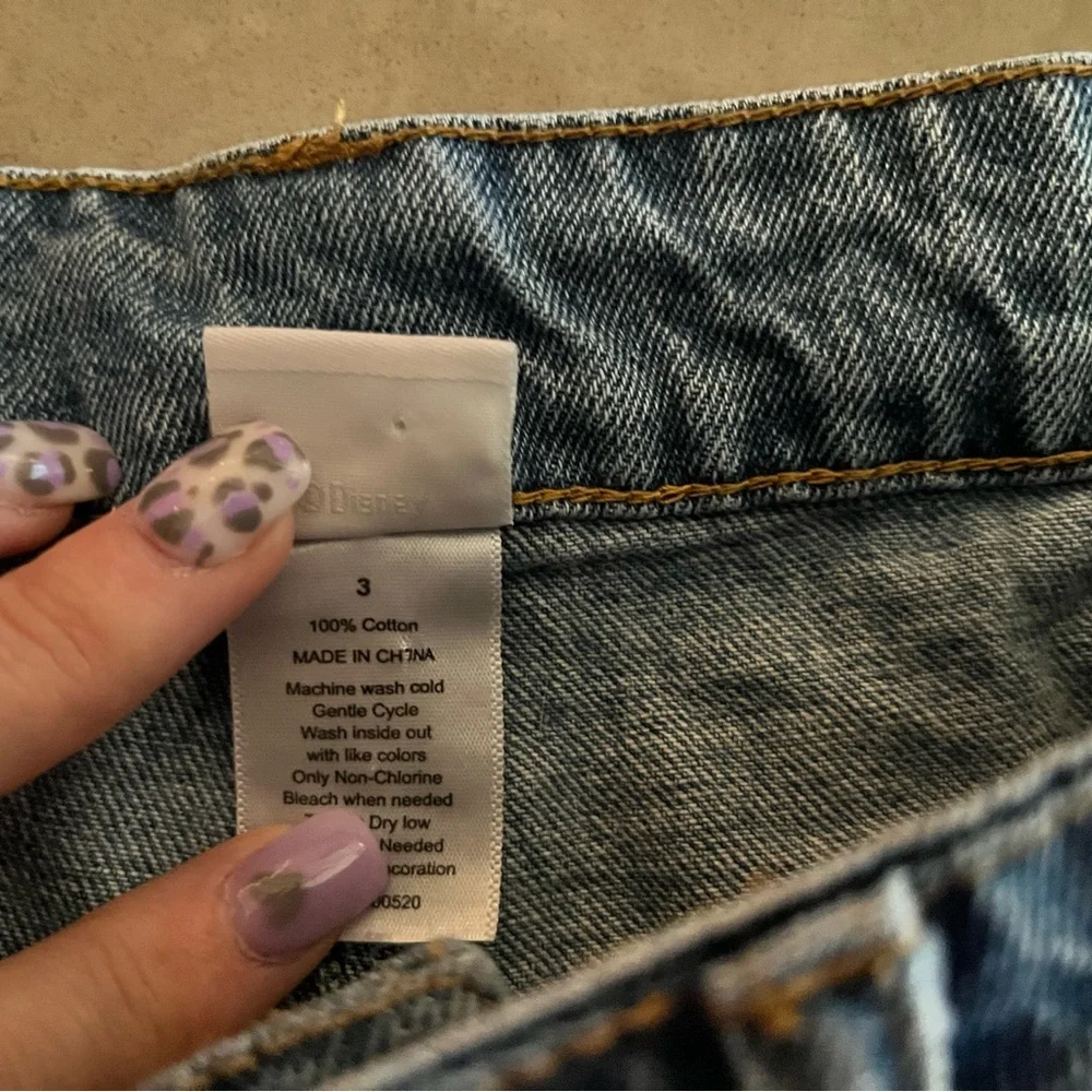 Disney Alice in Wonderland Jean Cutoff Shorts - Picture 5 of 5